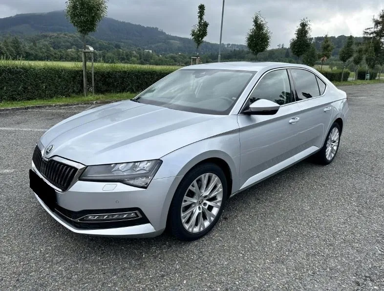 Skoda Superb 2.0TDI Image 1