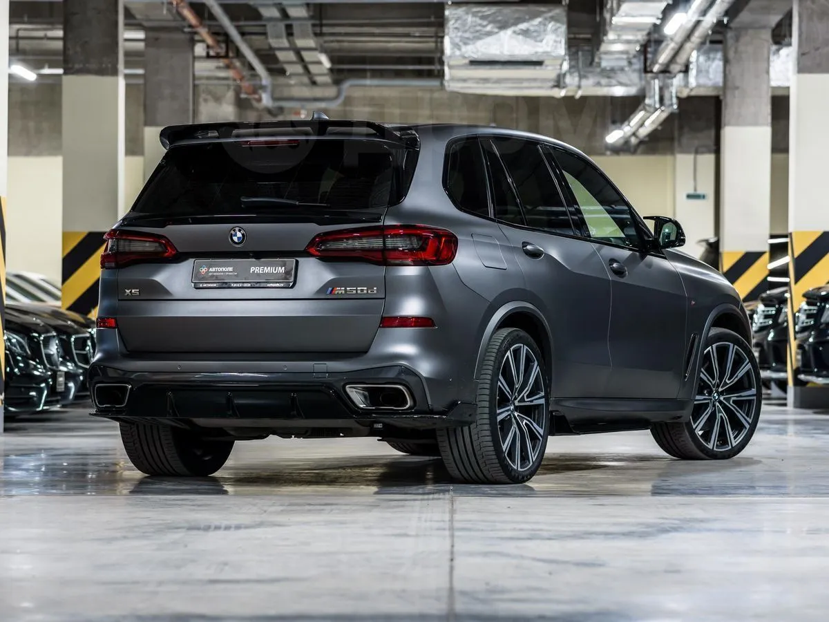 BMW X5 xDrive M50d AT Base Image 8